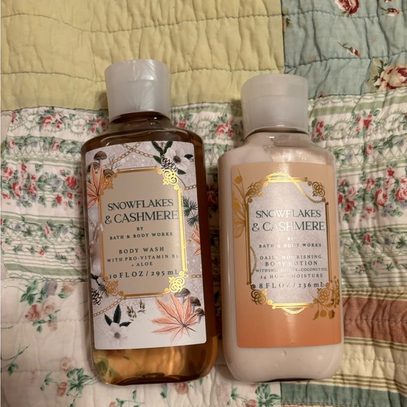 Bath & Body Works ‘Snowflake and Cashmere’ Soap and Lotion Pack - Picture 1 of 3